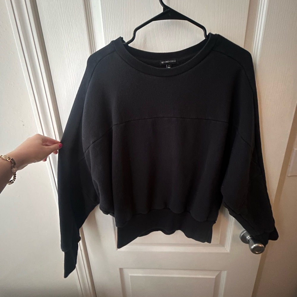 Beyond Yoga Cropped Black Sweatshirt
